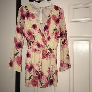 Floral Long Sleeve Romper 🌺